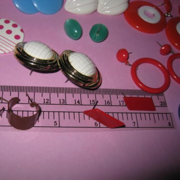 Lot of 15 Vintage Pierced Earrings No Backs - Picture 10 of 16
